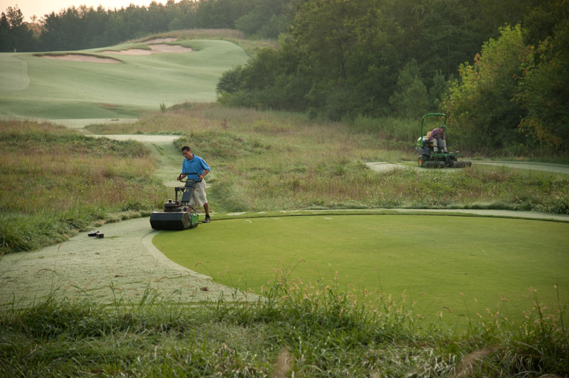 What’s a labor-challenged golf course superintendent to do? Golf course labor